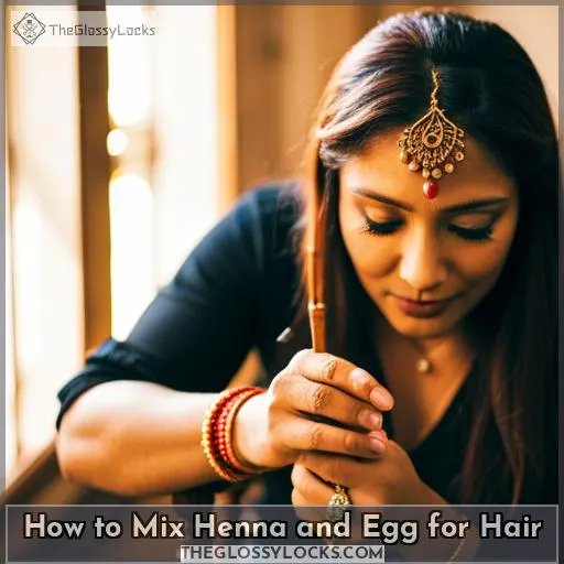 How to Mix Henna and Egg for Hair