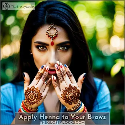 Apply Henna to Your Brows