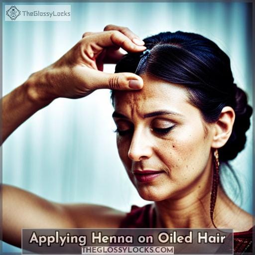 Applying Henna on Oiled Hair