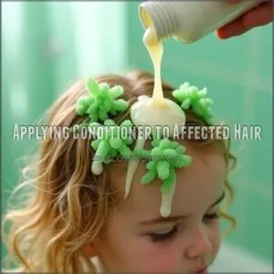 Applying Conditioner to Affected Hair Applying Conditioner to Affected Hair