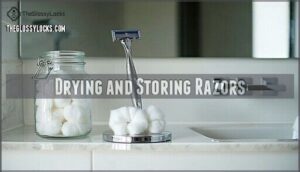 drying and storing razors