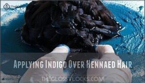 applying indigo over hennaed hair