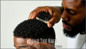 comb the hair