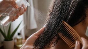 apply lightweight leave-in conditioner apply lightweight leave-in conditioner