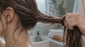 styling wet or fragile hair increases snapping risk styling wet or fragile hair increases snapping risk